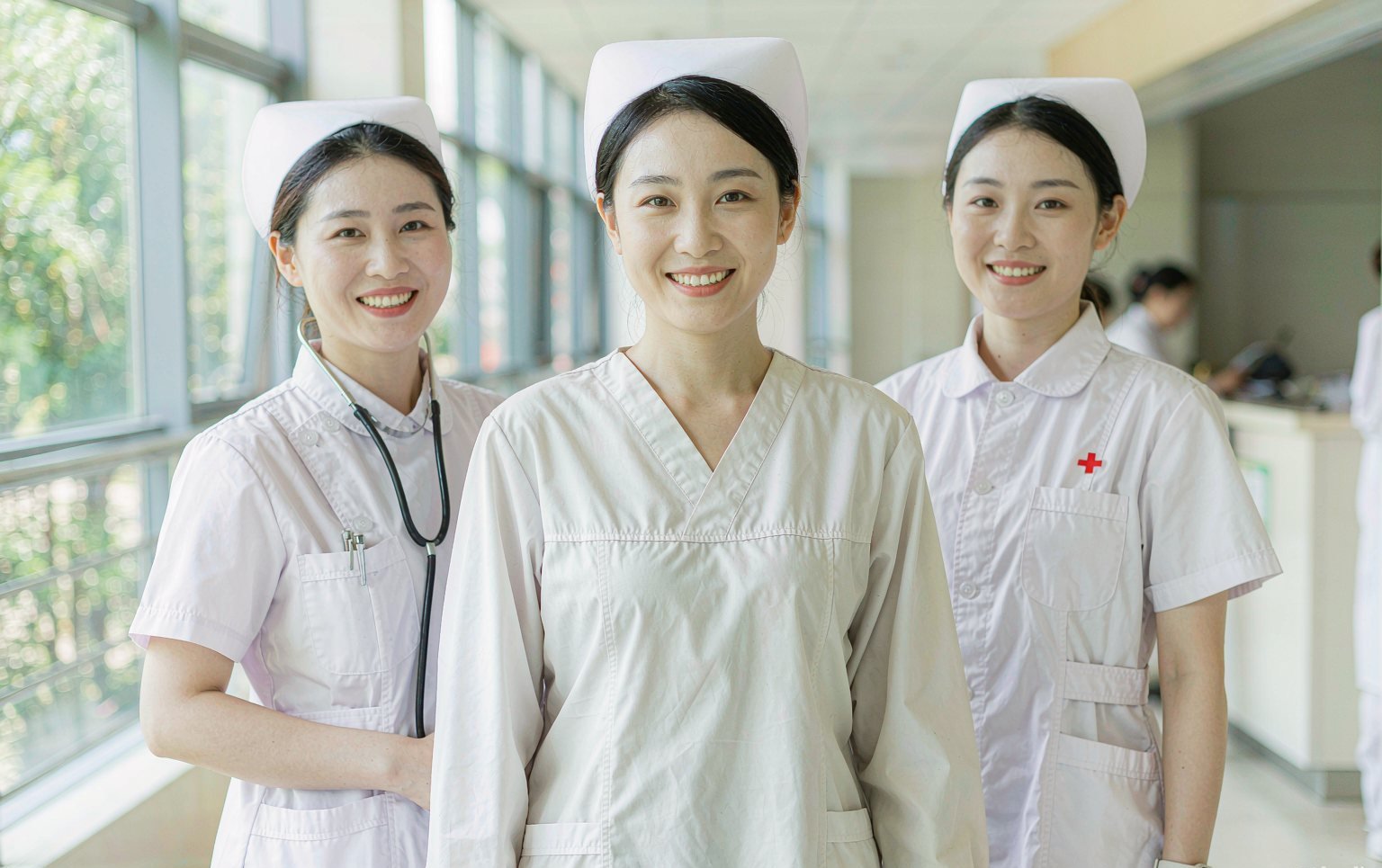 医院组织“送医送药下乡”义诊,服务山区群众